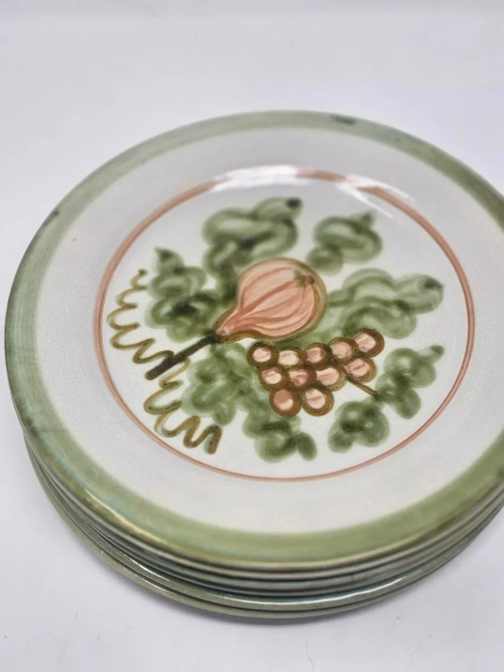 John B Taylor Louisville Stoneware Harvest Pear and Grapes 10 inch Set of 6 Plat